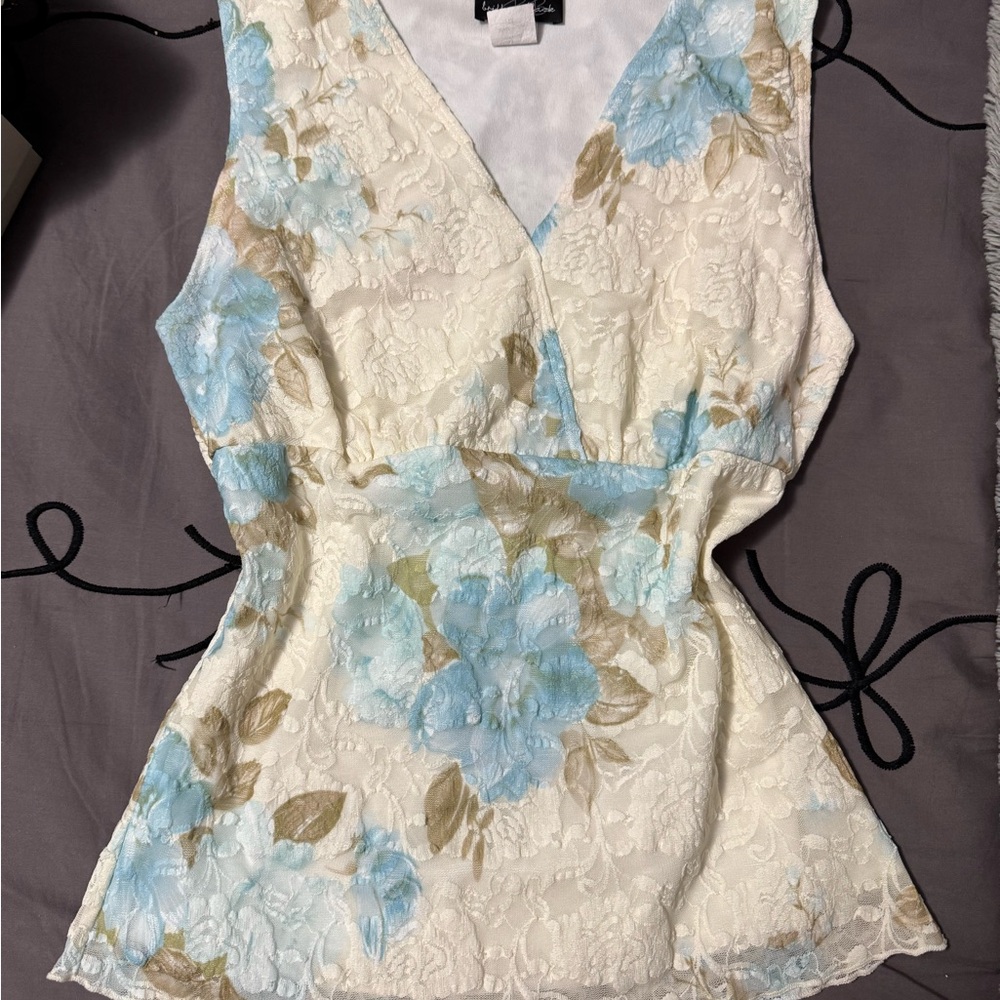 Vintage Floral Lace Sleeveless Top - Cream and Blue